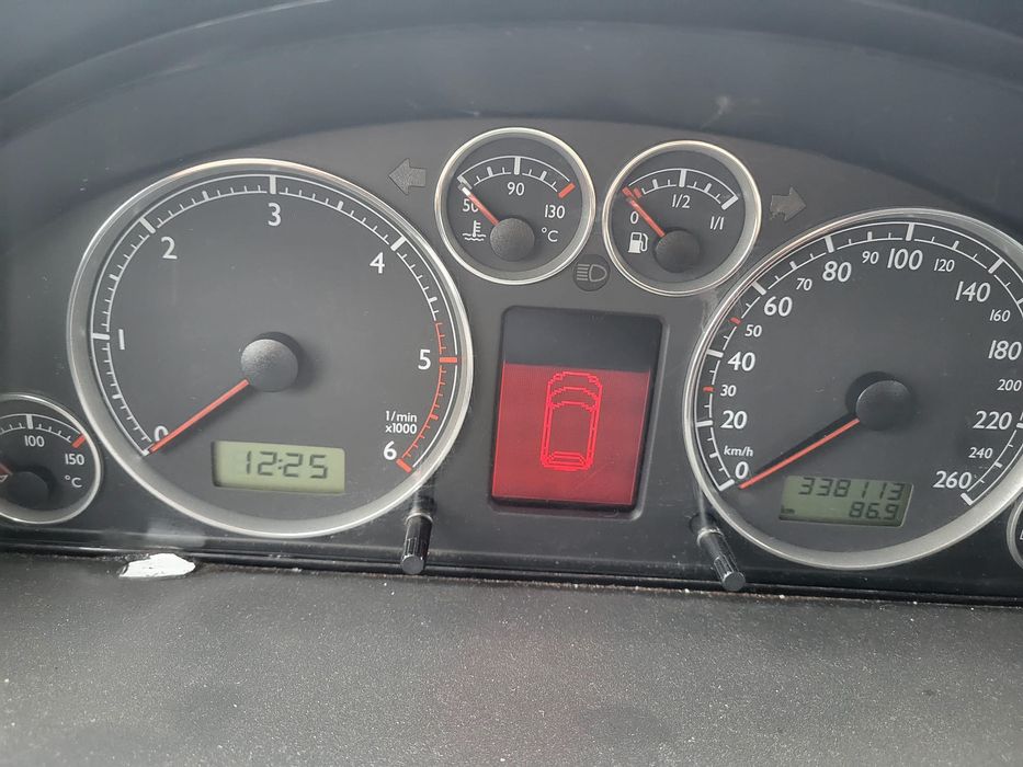 Vând volkswagen sharan