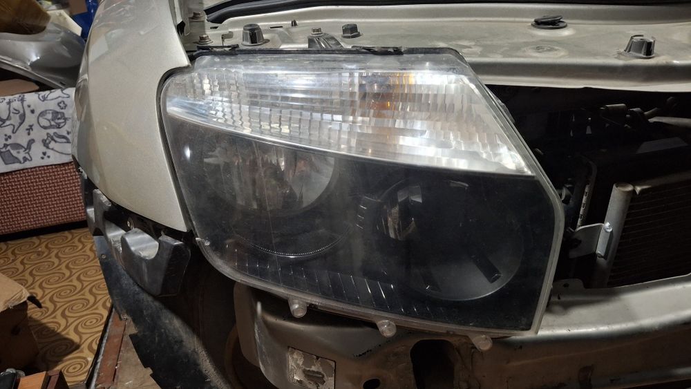 Продам фару Renault Duster.