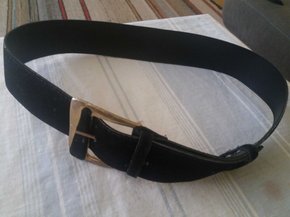 Дамски черен колан от велур