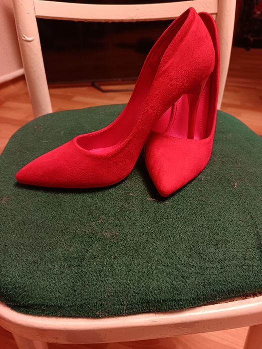 Прадоются красивые туфли