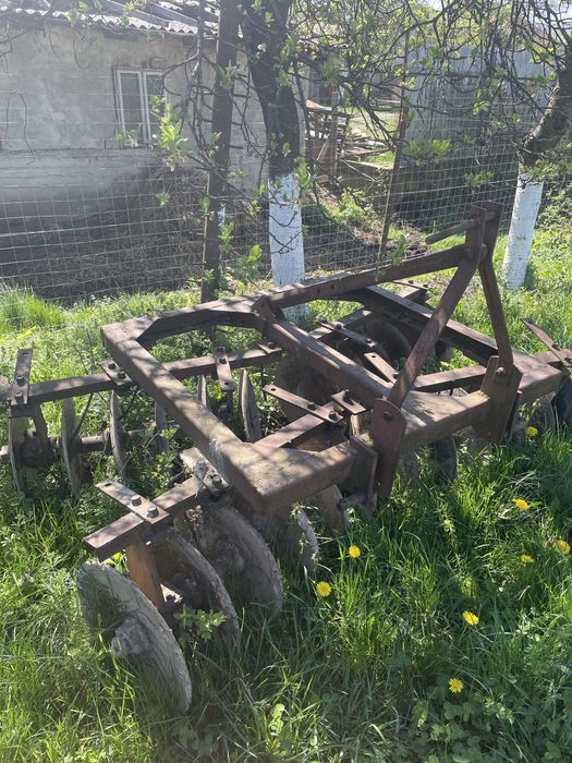 Disc tractor UTB 445