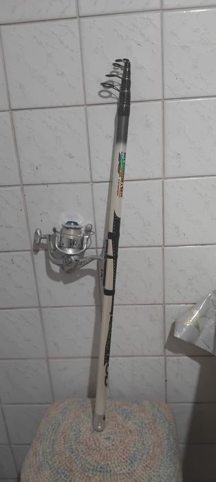 Продам Спининг с катушкой за 5000тг. Район Бурова