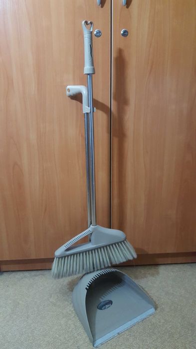 Набор для уборки пола (совок - щетка) в офис