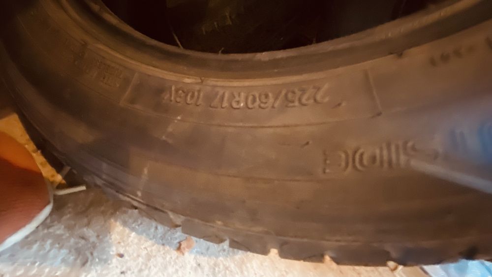 Продам шины всесезонка размер 225:60:17