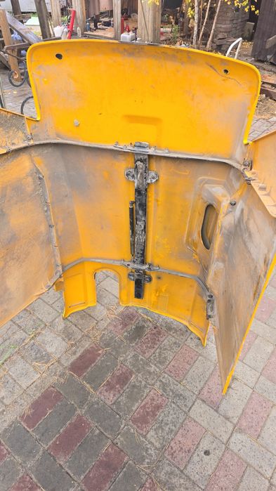 Продам капот от JCB 3в1