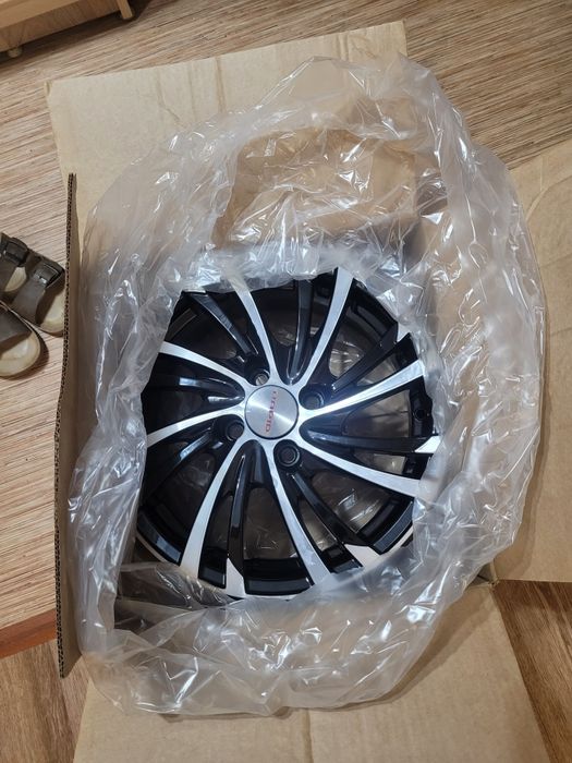 Продам новые диски