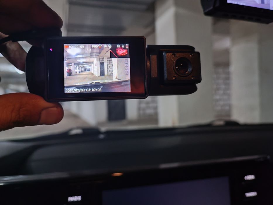 Видеорегистратор с 2 камерами+ WI-FI