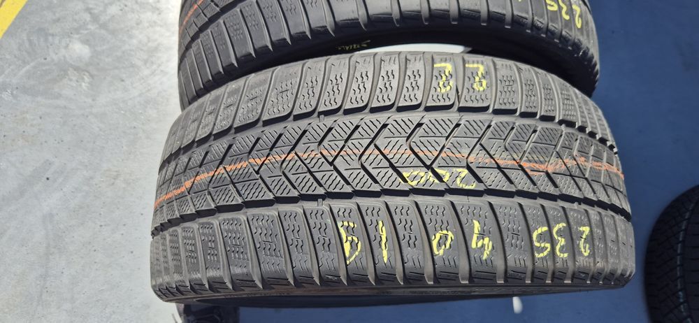 235 40 19 Pirelli m+s