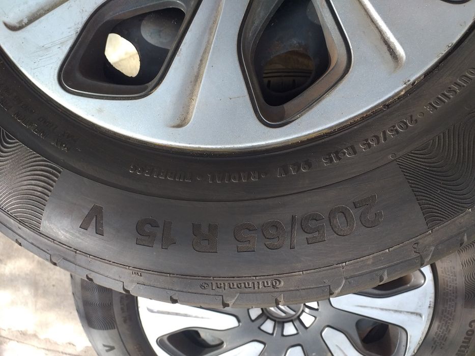 Гуми два броя 205/65/15