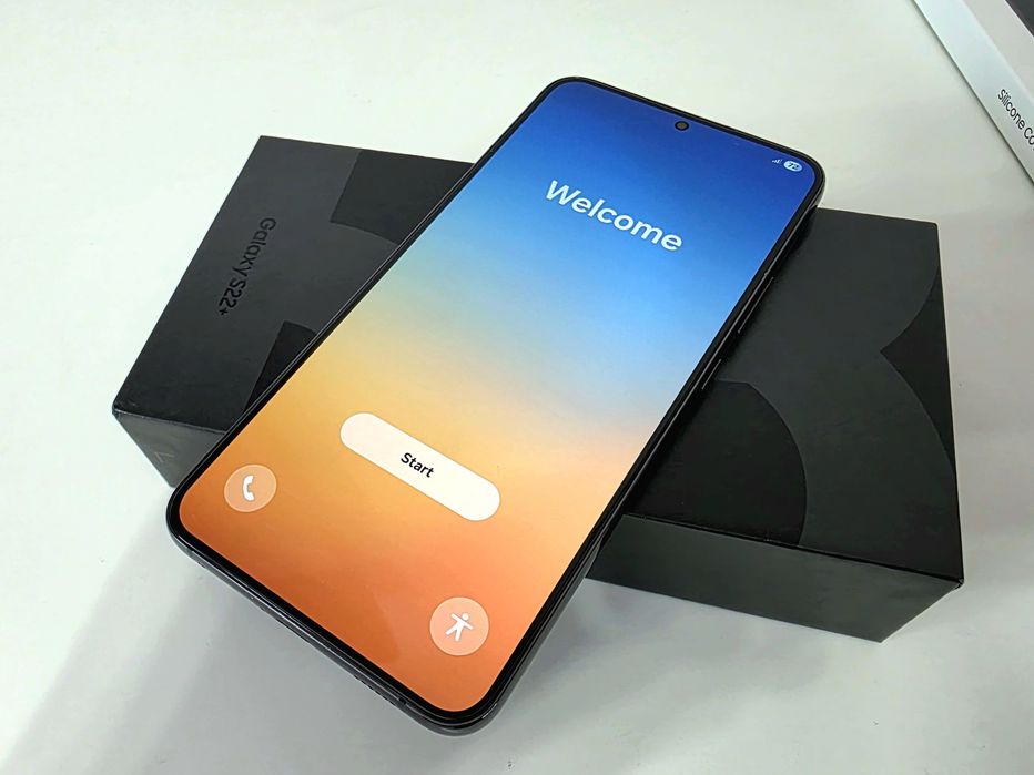 Samsung Galaxy S22 Plus, cu accesorii,  impecabil