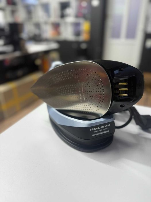 Fier de calcat fara fir Rowenta Freemove Force 2800W