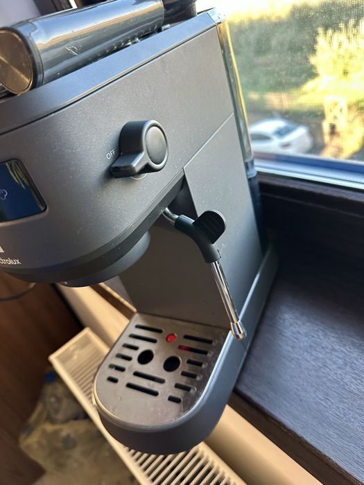 Expresor manul electrolux