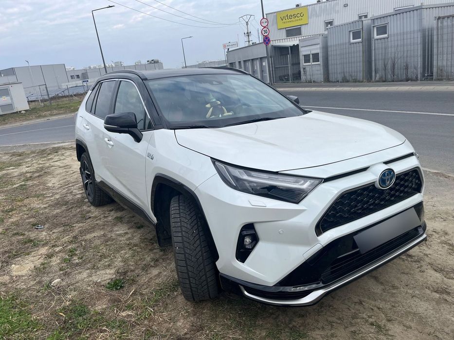 Toyota RAV4 Toyota RAV4 style bi-tone phev in stare excelenta, primul proprietar