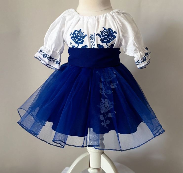 Costume tradiționale,brodate, pt fetițe