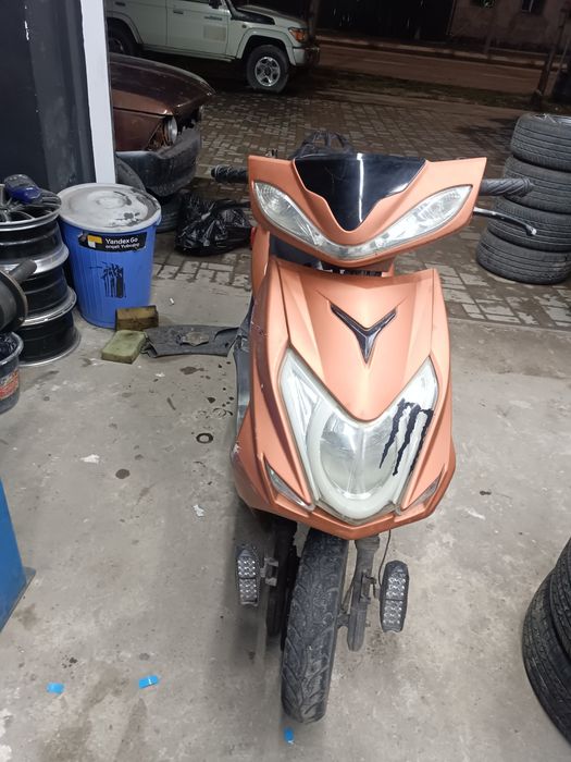 Skuter sotiladi abmenam bor