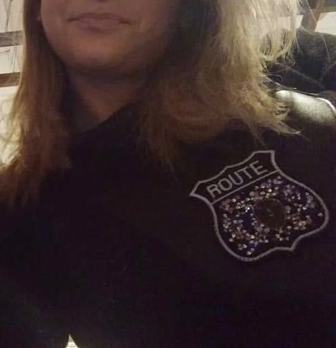 Рокля тъмно син цвят с много блясък