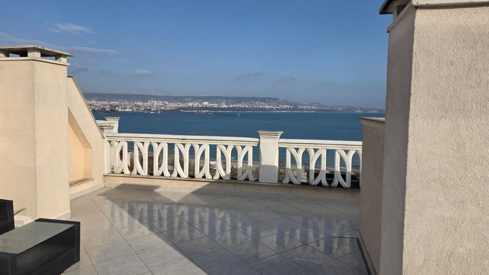 Двустаен апартамент с 50 кв.м тераса – Varna South Bay