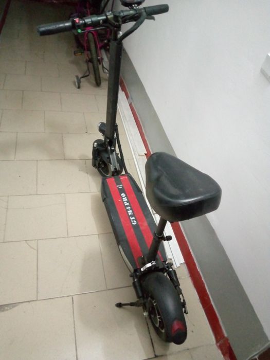 Продам электросамокат
