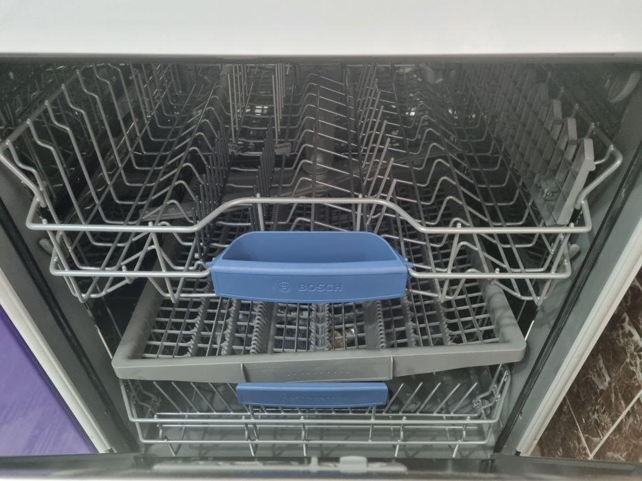 Продам посудомоечную машину