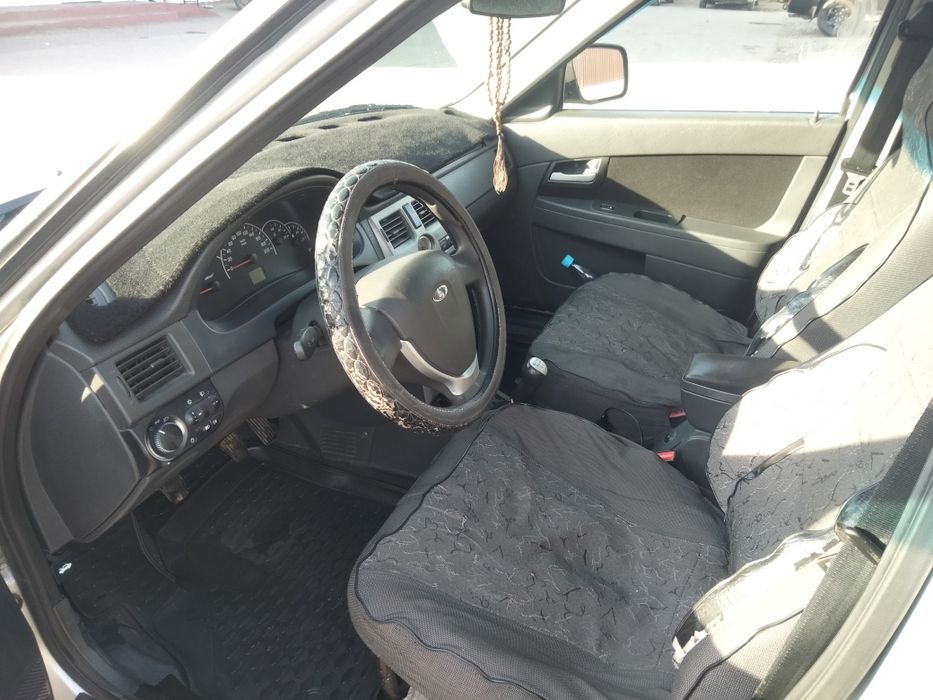 Продам приору седан