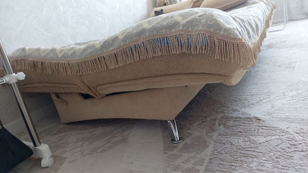 Диван и два кресла