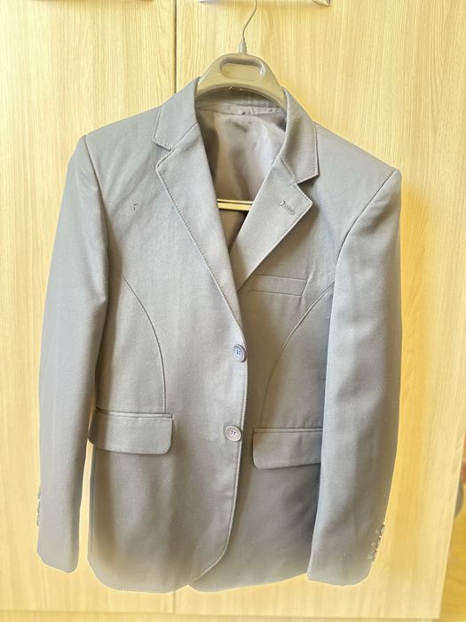 Продам пиджак с жилеткой