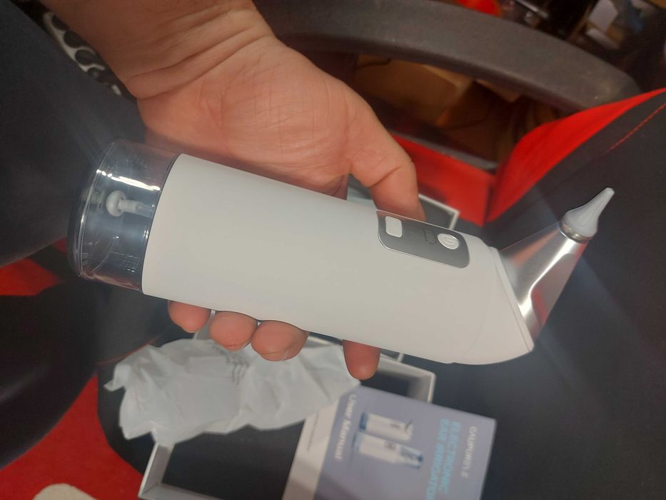 Dispozitiv curatat / desfundat urechile de ceara