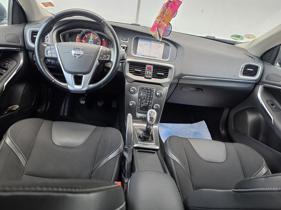 VOLVO V40 2014 — imagine 5