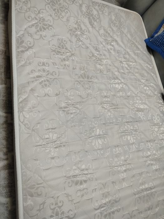 Продам матрац б/у