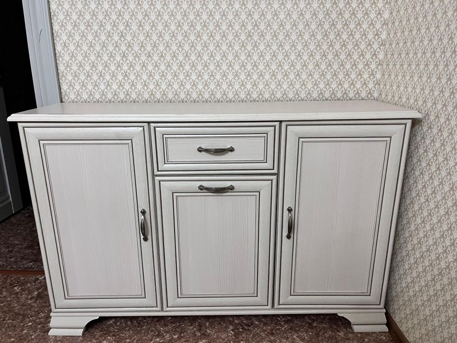 Комод большой вместительный