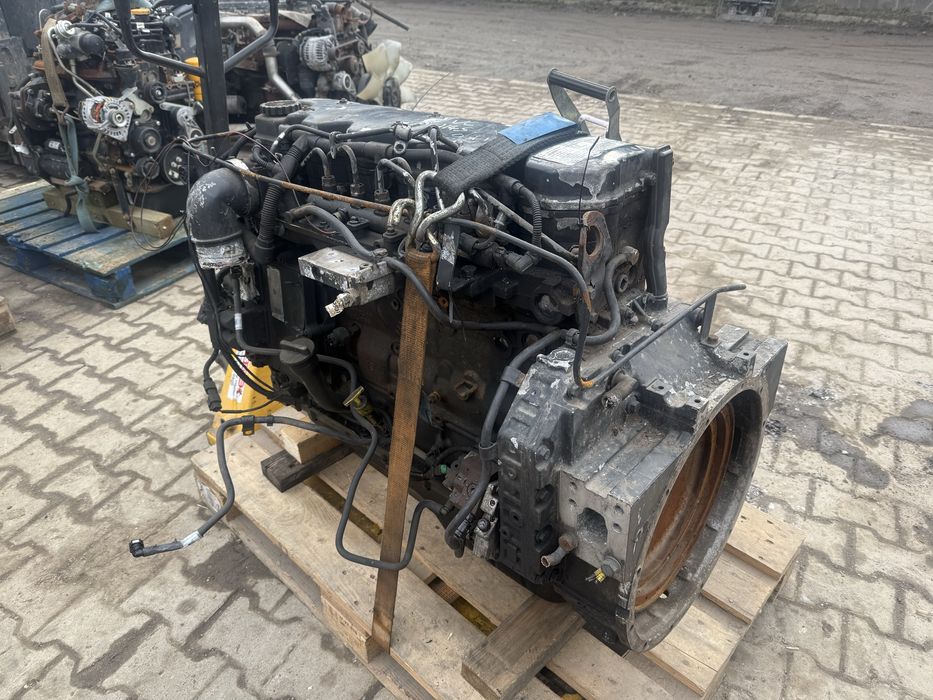 De vanzare motor Cummins cu 6 cilindrii .