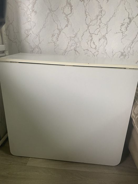 Продам стол книжку