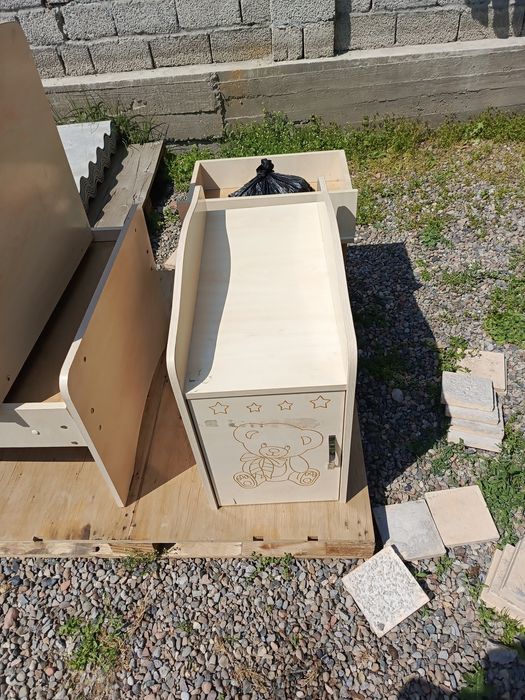 Bolalar kravati tumbasi bilan