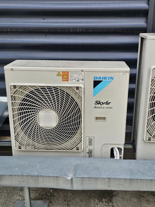 Aparat aer condiționat Daikin SkyAir 24000 btu freon recuerat