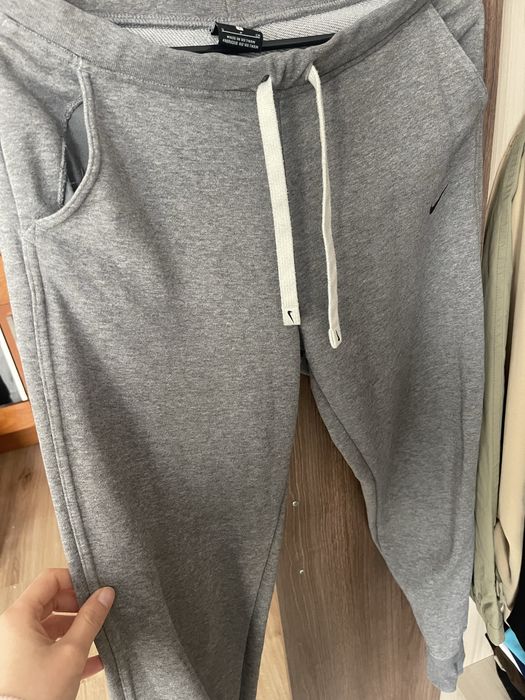 Оригинално дамско долнище Nike