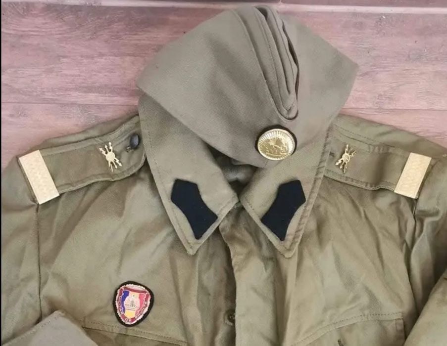 Uniforma militara Tinuta armata Sergent perioada comunista cu centura