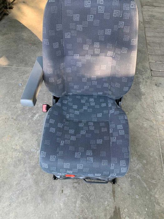 Scaun telescopic pe perna de aer Mercedes Sprinter VW LT an 2000-2006