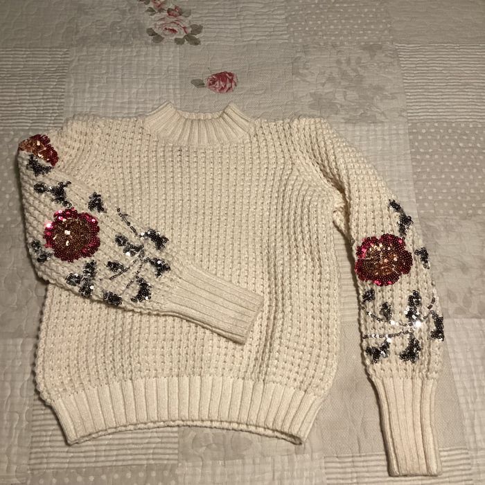 Разкошен пуловер с пайети и обемни ръкави