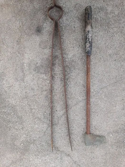 Продават се разни неща