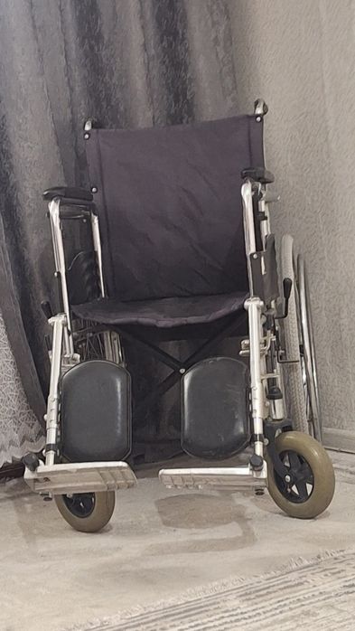 Инвалидная коляска