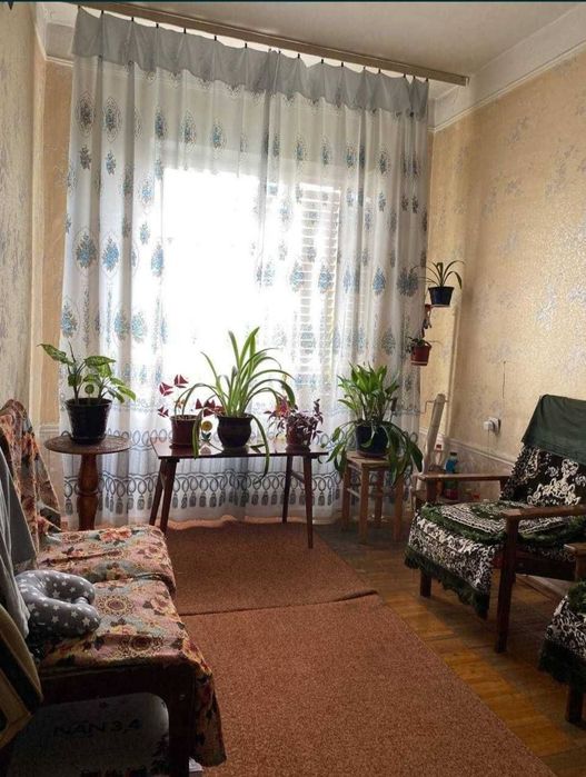 Срочно Продаётся Мирабад Саракулька 5/5/5 без ремонта без мебелья !