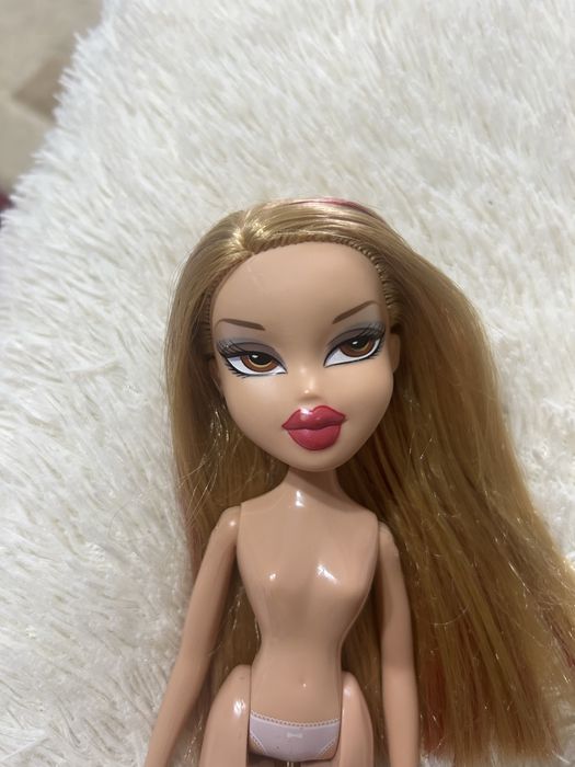 Продаю куклу братц