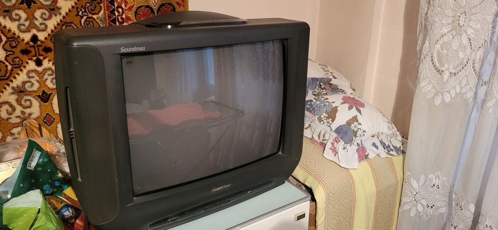 2 телевизора sony и goldstar