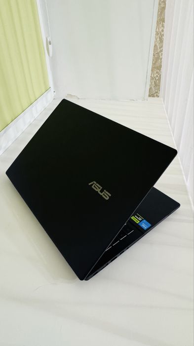 ноутбук Asus v16 с гаратией