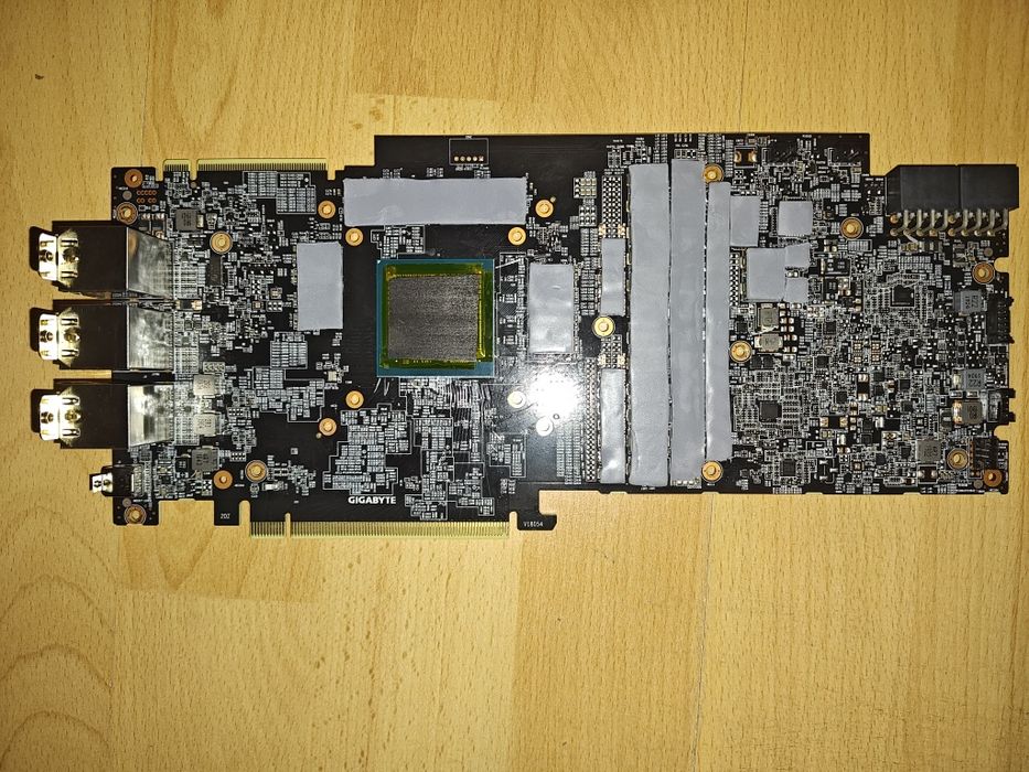 Gigabyte RTX 2080 Super Waterforce WB + sistem complet water cooling