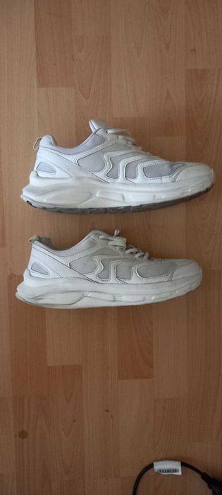 Adidasi ZARA barbati marime 43 culoare alb