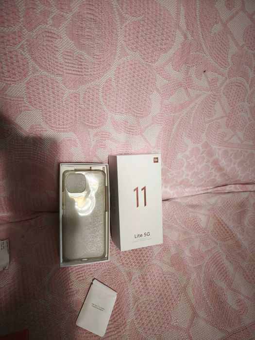 Продавам Xiaomi mi 11 lite 5g