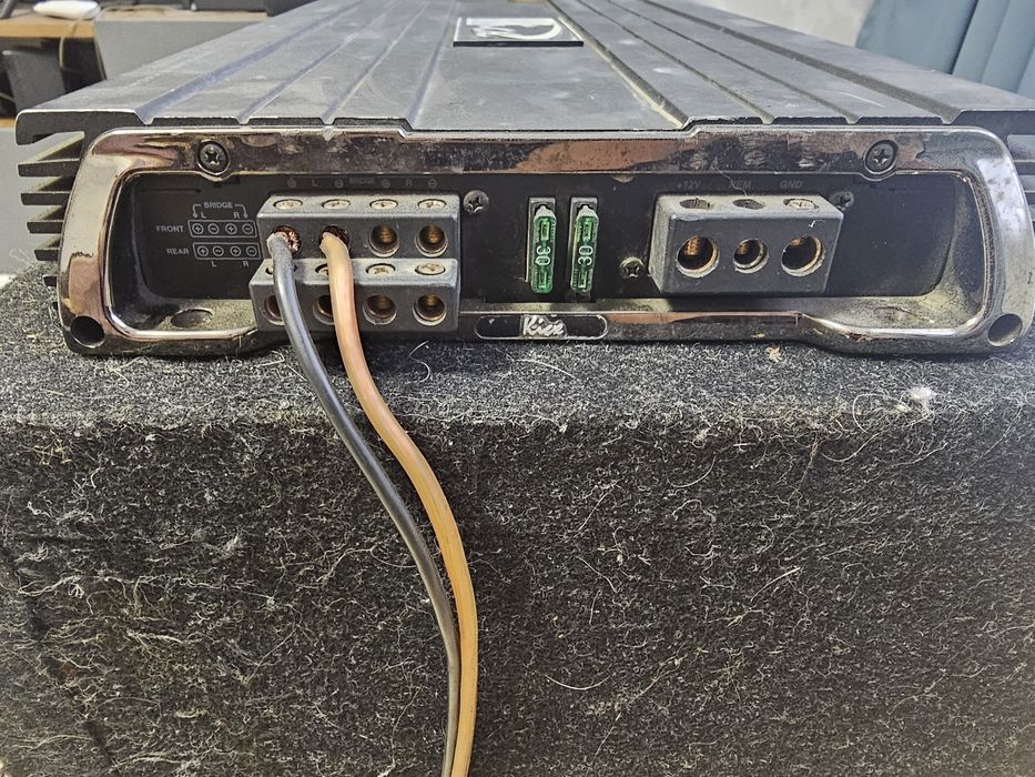 Продам сабуфер с усилителем