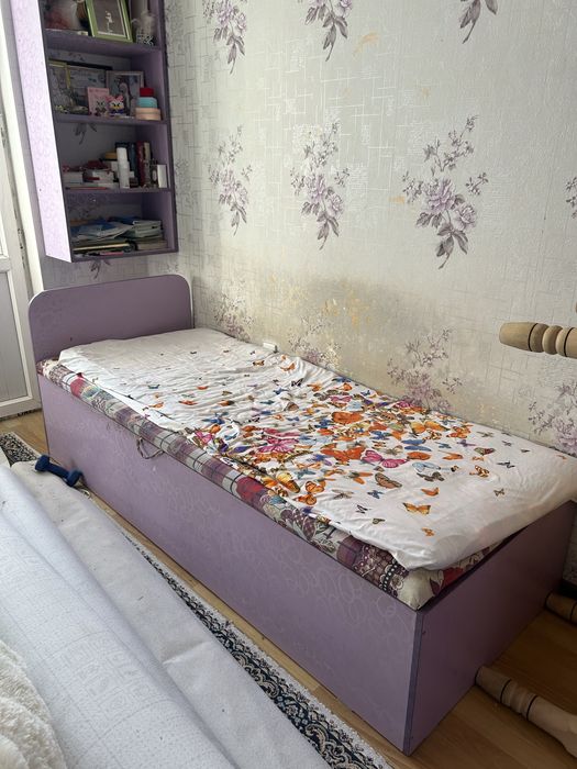 Продается шкаф, +2 кровати и полки