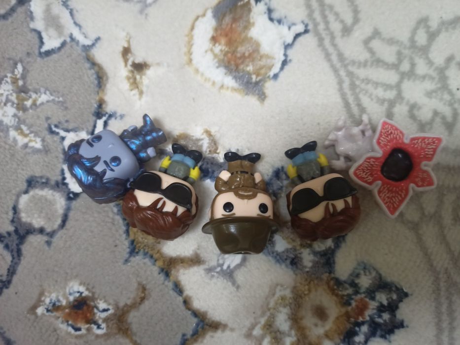 Фигурки очень странные дела